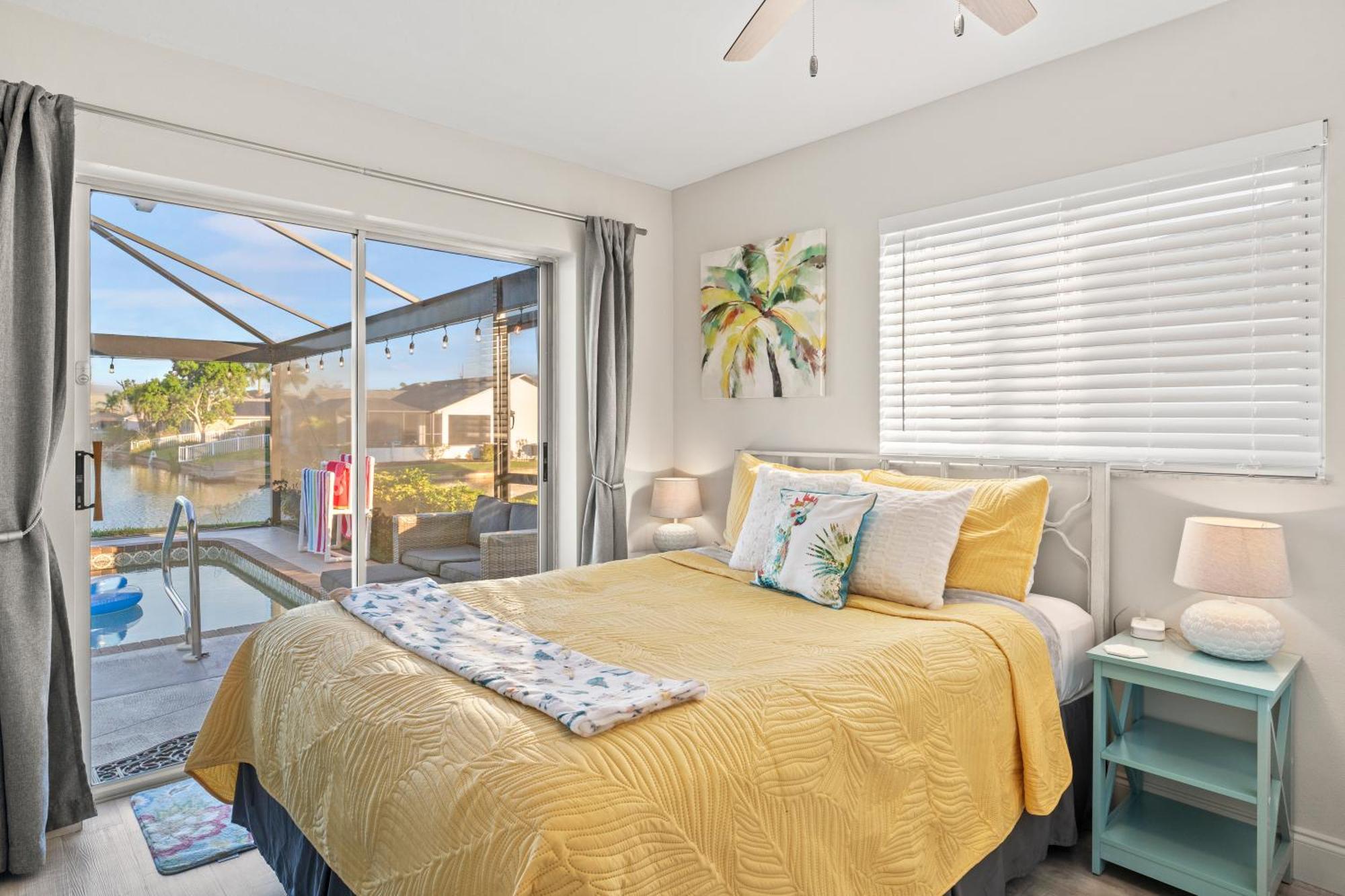 Serenity Waterfront Villa With King Suite, Private Pool, Great Lanai Enclosure And Long Water Views ケープコーラル エクステリア 写真