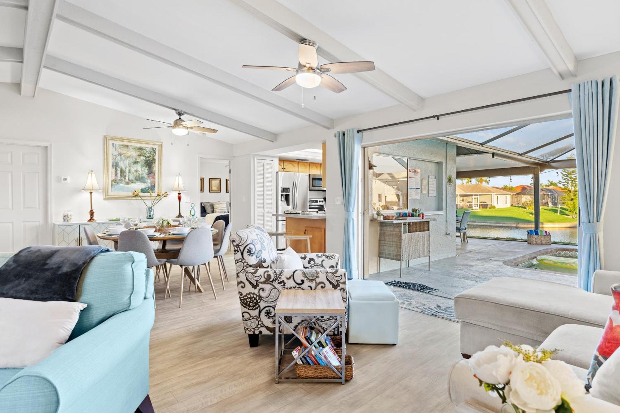 Serenity Waterfront Villa With King Suite, Private Pool, Great Lanai Enclosure And Long Water Views ケープコーラル エクステリア 写真